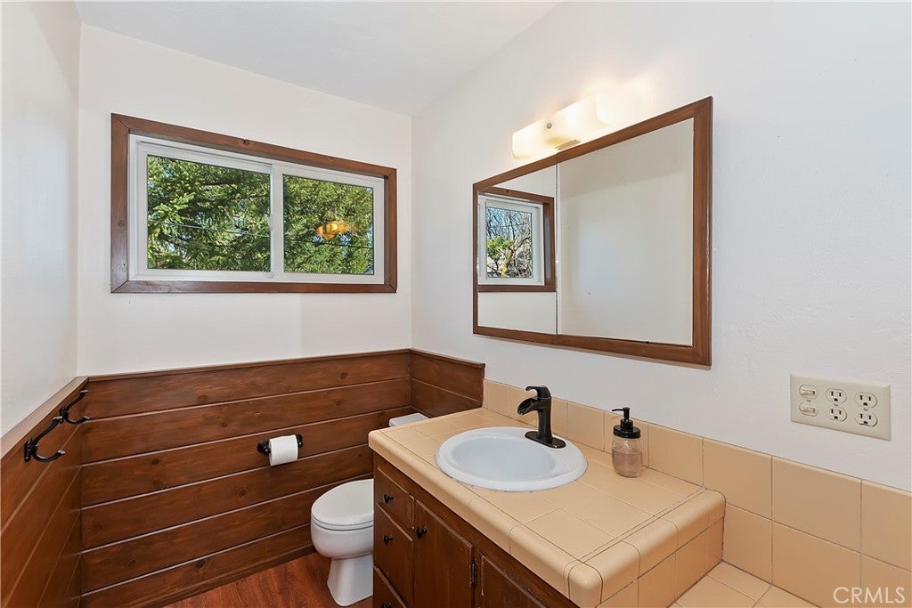 Lake Arrowhead, California, 92352, United States, 4 Bedrooms Bedrooms, ,3 BathroomsBathrooms,Residential,For Sale,1975175