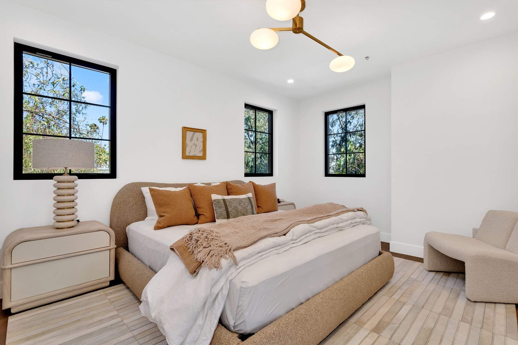  8671 Clifton Way - 物件實景