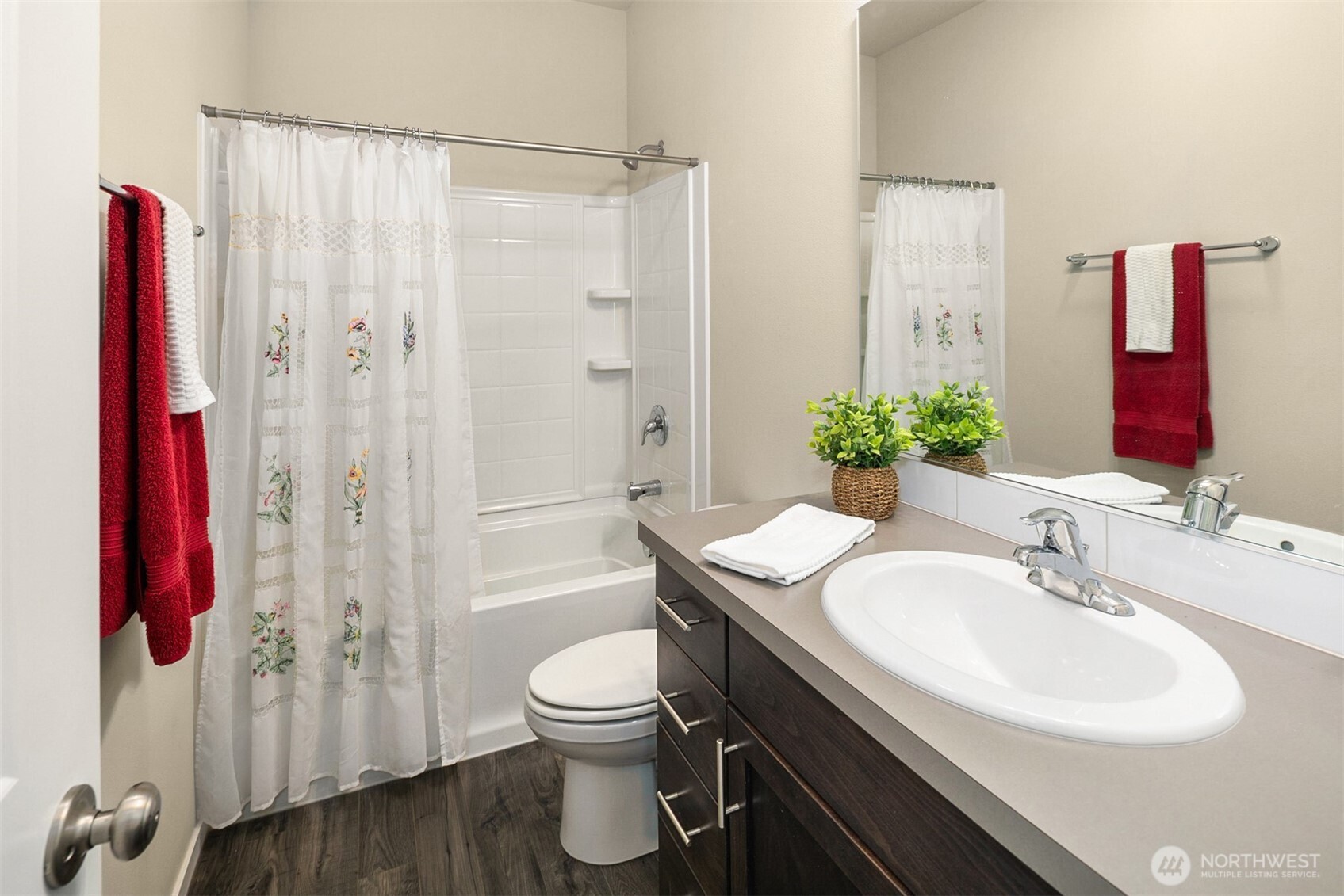 Cle Elum, Washington, 98922, United States, 3 Bedrooms Bedrooms, ,1 BathroomBathrooms,Residential,For Sale,1917547