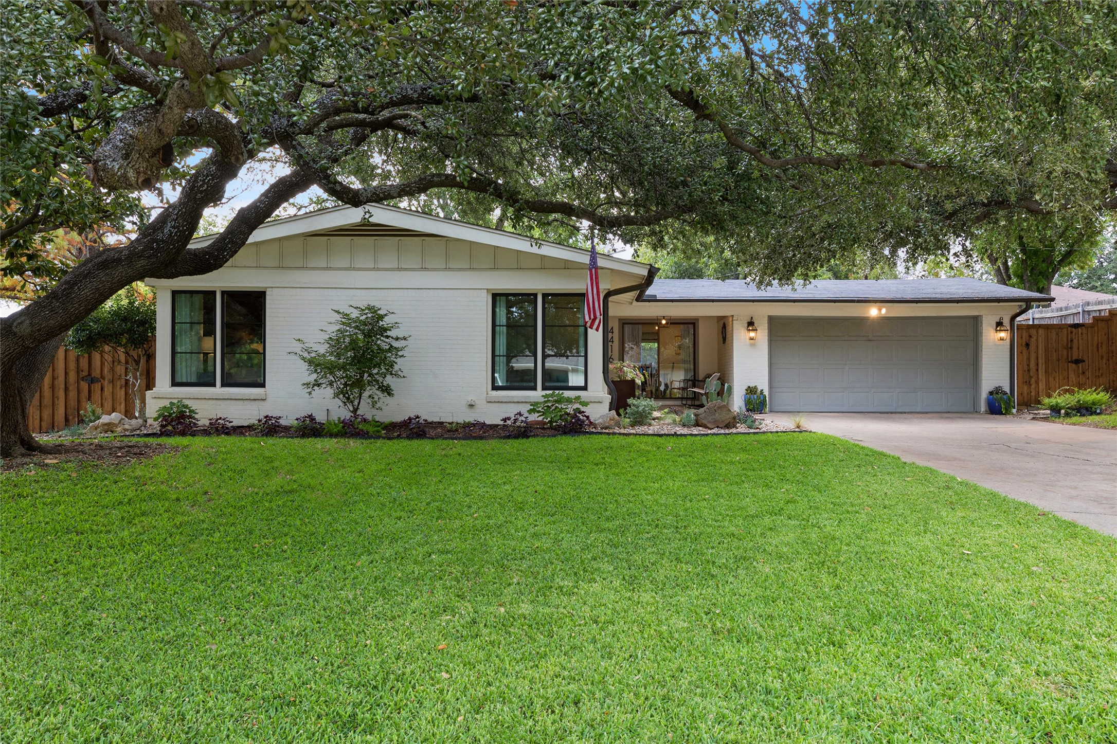 Fort Worth, Texas, 76116, United States, 4 Bedrooms Bedrooms, ,2 BathroomsBathrooms,Residential,For Sale,1957427