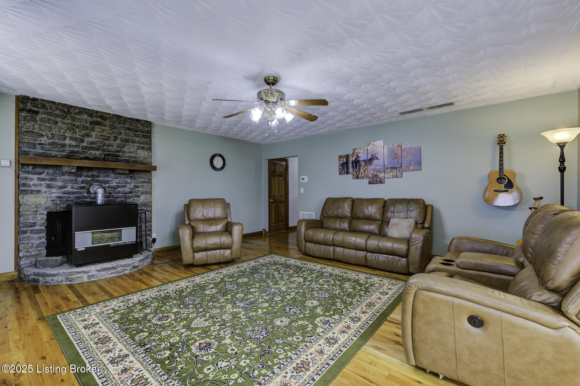 Bloomfield, Kentucky, 40008, United States, 3 Bedrooms Bedrooms, ,3 BathroomsBathrooms,Residential,For Sale,2000551