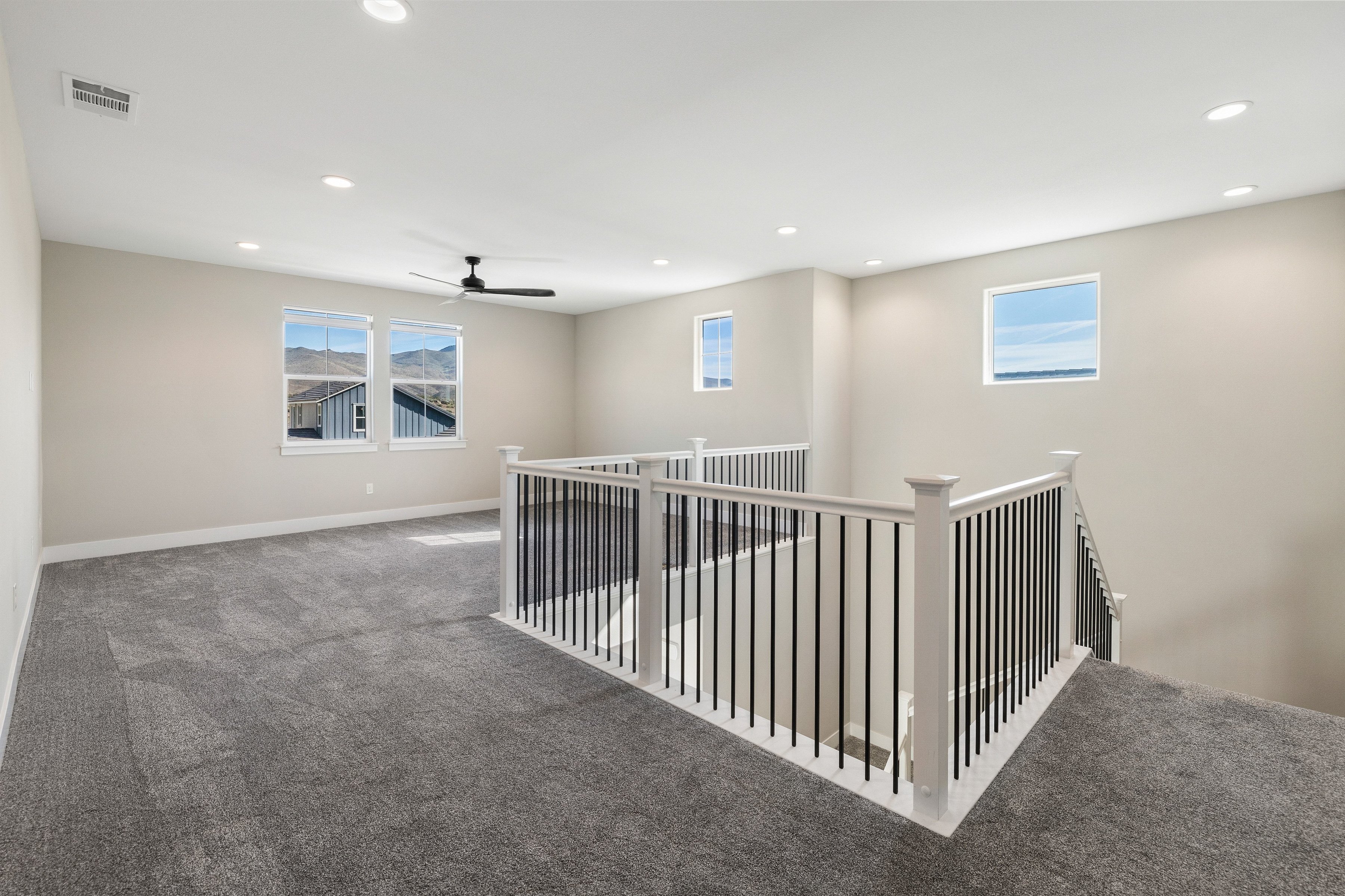  Striking Two-Story Modern Living in Verdi - 物件實景