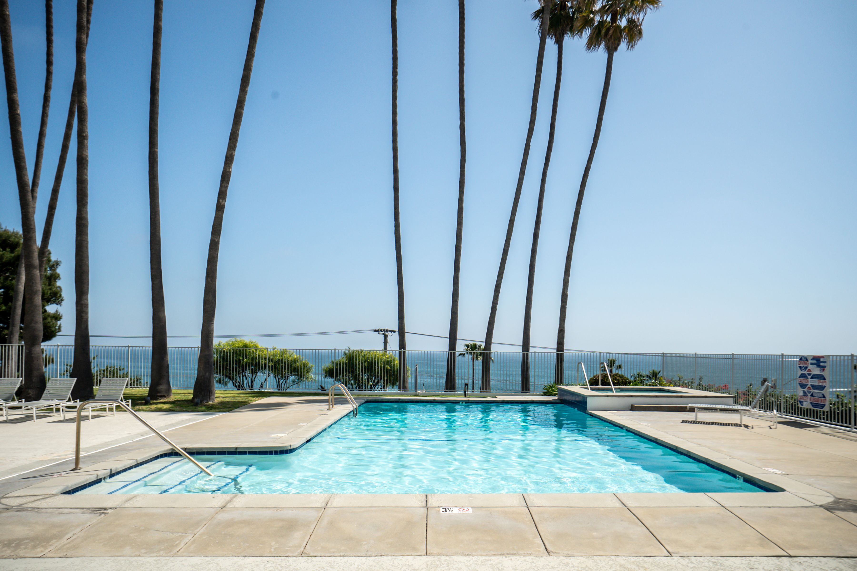  17352 W Sunset Blvd - 物件實景