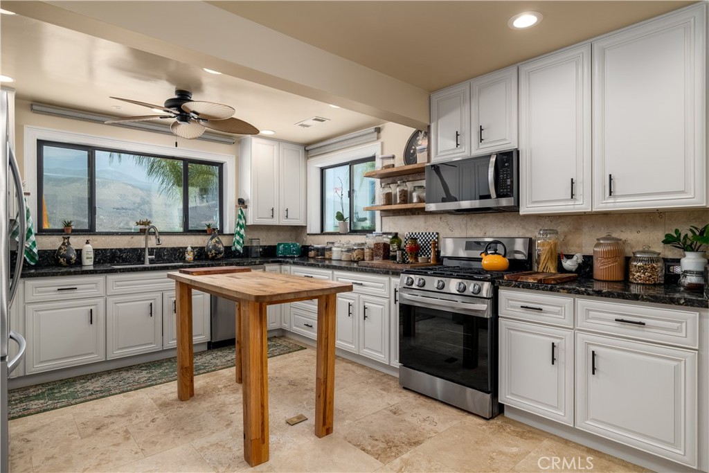 Hemet, California, 92544, United States, 4 Bedrooms Bedrooms, ,2 BathroomsBathrooms,Residential,For Sale,1875169