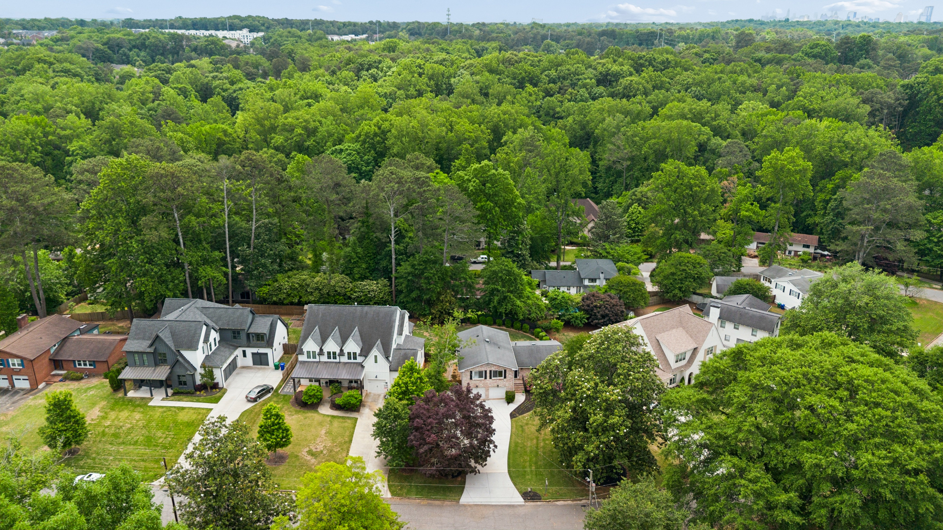  Charming Brookhaven Home with Masterfully Renovated Kitchen - 物件實景