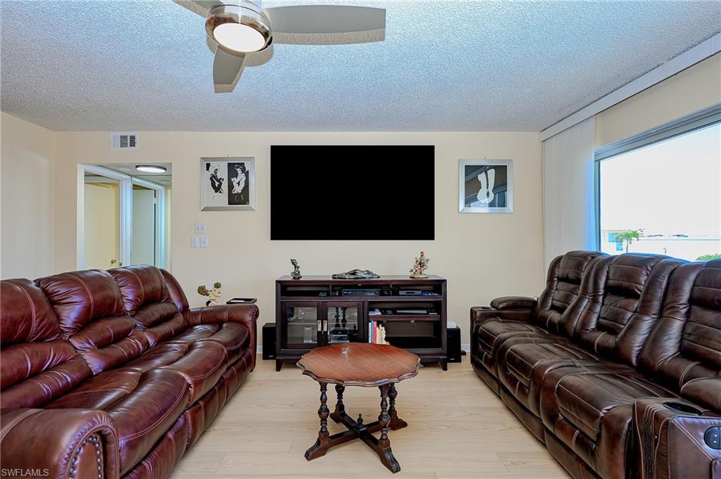 Naples, Florida, 34102, United States, 2 Bedrooms Bedrooms, ,2 BathroomsBathrooms,Residential,For Sale,1867341