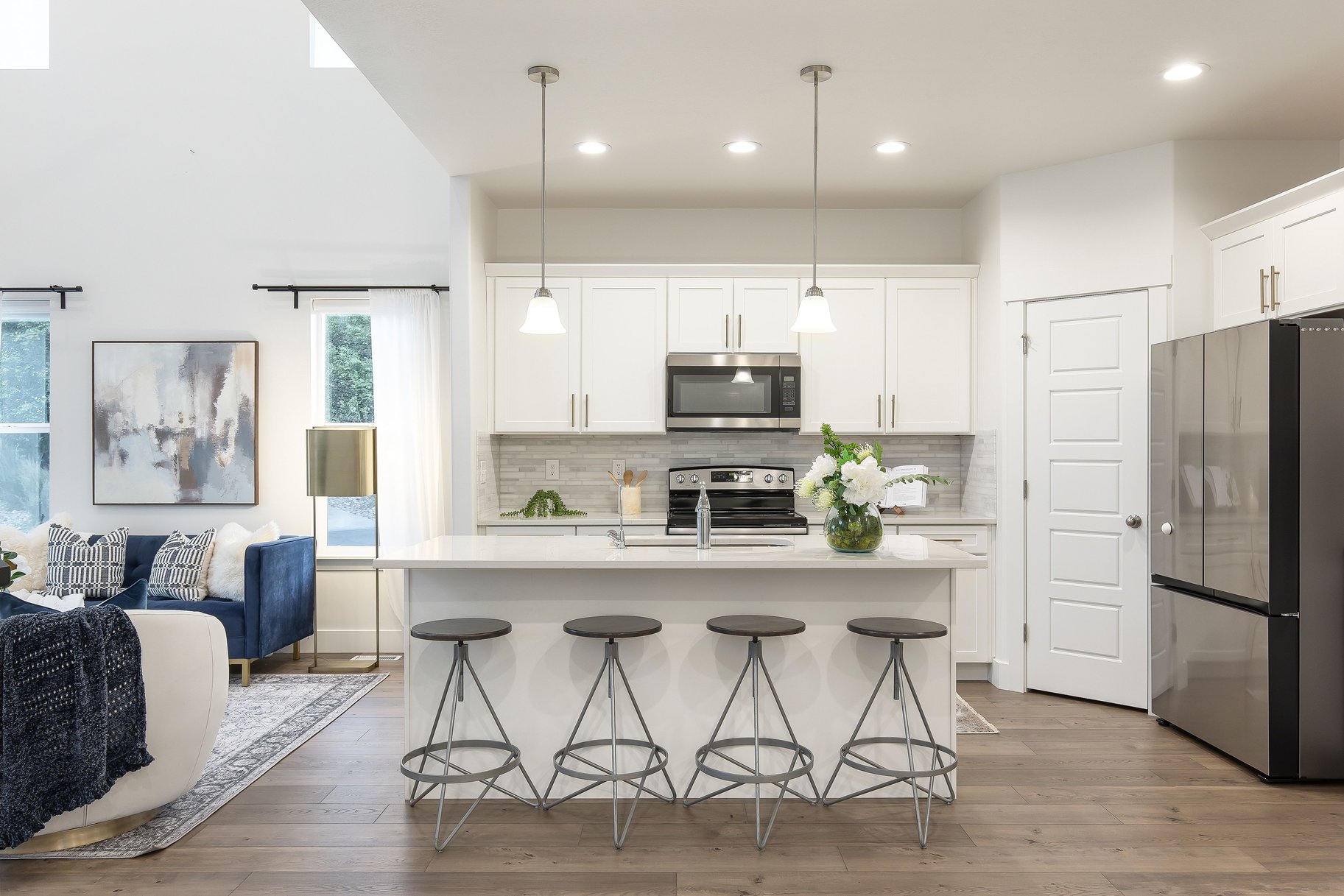  Stylish End-Unit Townhome - 物件實景