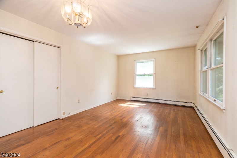 Kingwood Twp., New Jersey, 08867-4402, United States, 4 Bedrooms Bedrooms, ,3 BathroomsBathrooms,Residential,For Sale,1940654