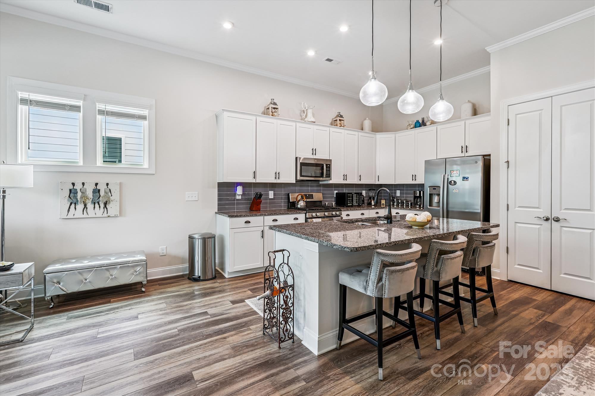 Charlotte, North Carolina, 28215, United States, 2 Bedrooms Bedrooms, ,2 BathroomsBathrooms,Residential,For Sale,1933385