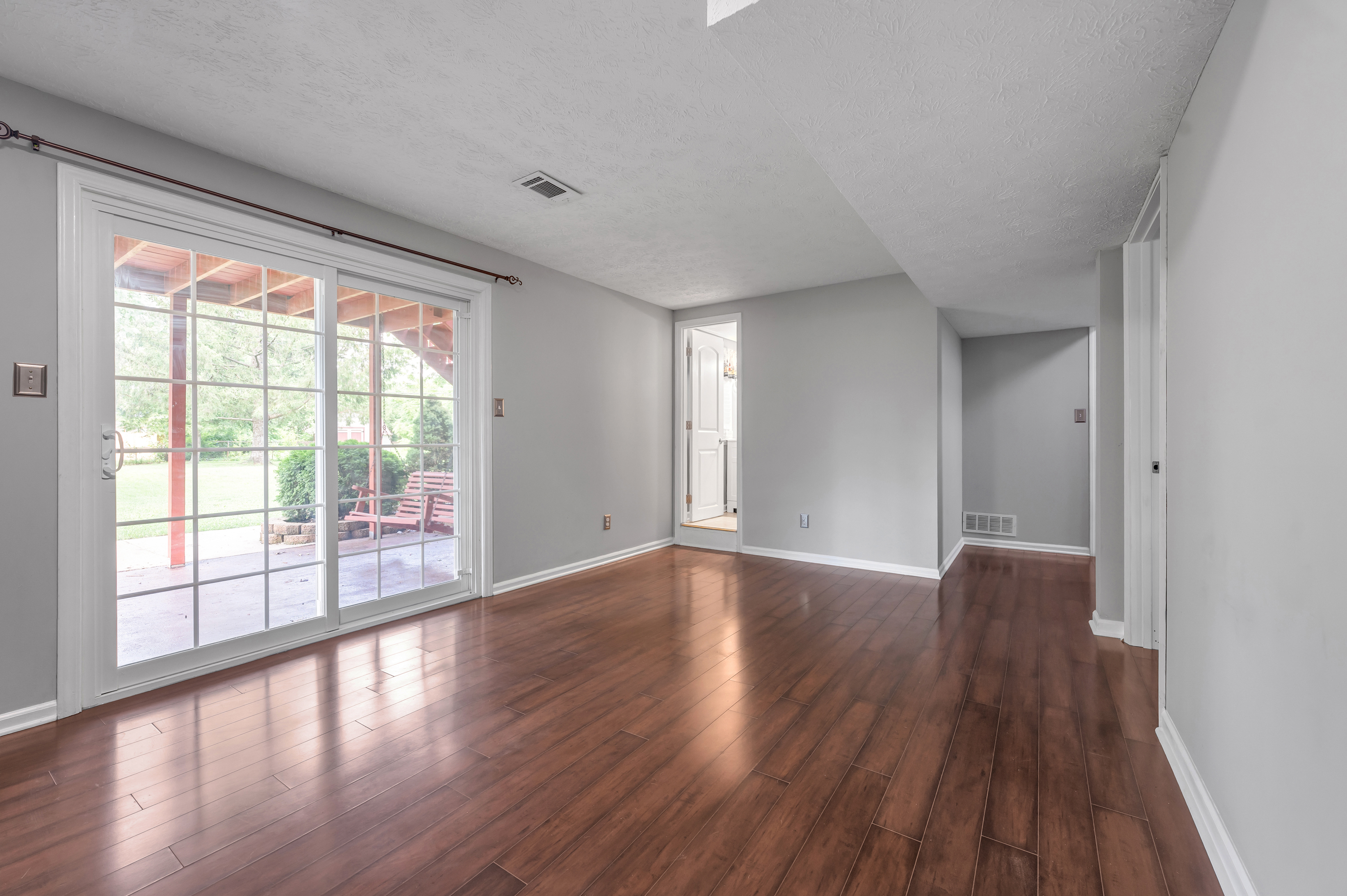  568 Merrimac Drive - 物件實景