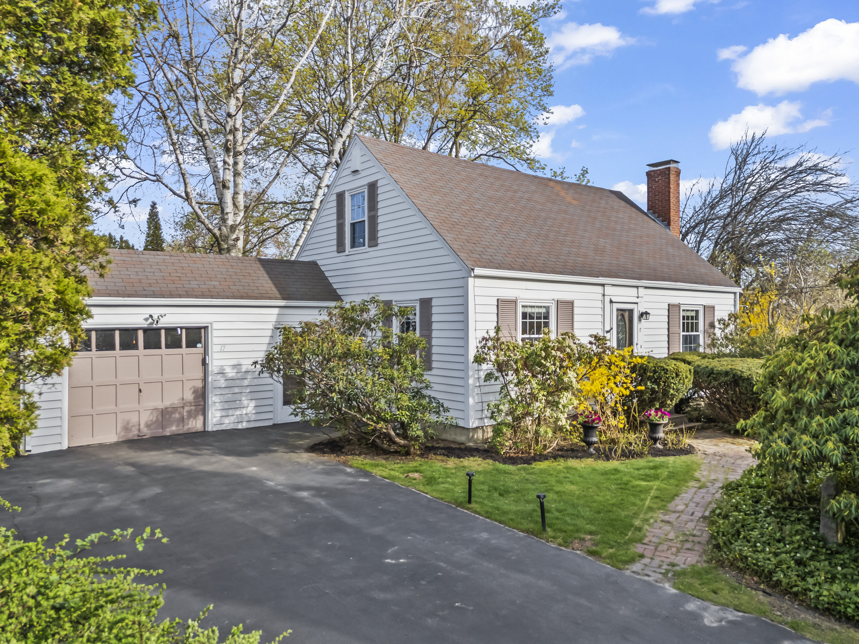 Falmouth, Maine, 04105, United States, 3 Bedrooms Bedrooms, ,2 BathroomsBathrooms,Residential,For Sale,1794593