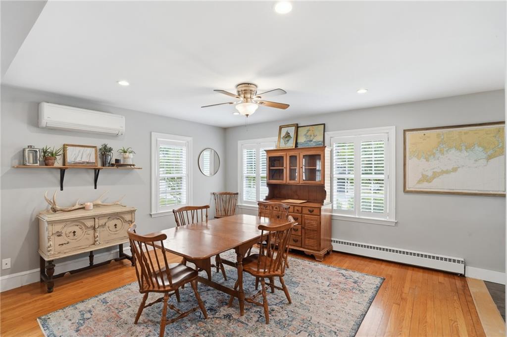 Warren, Rhode Island, 02885, United States, 2 Bedrooms Bedrooms, ,3 BathroomsBathrooms,Residential,For Sale,2048130