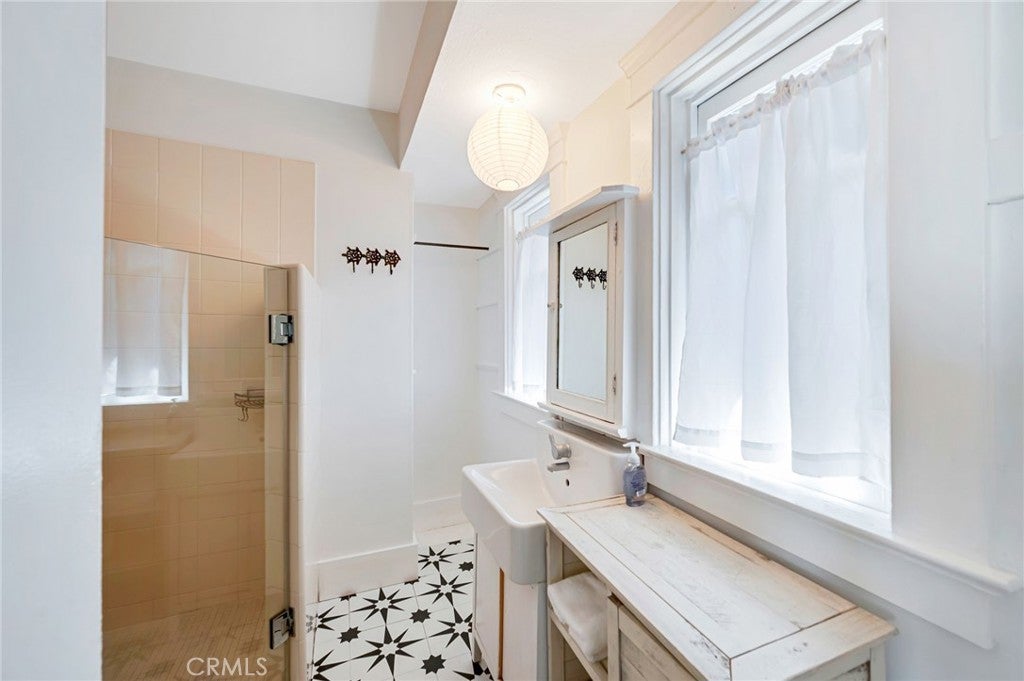 Los Angeles, California, 90031, United States, 3 Bedrooms Bedrooms, ,2 BathroomsBathrooms,Residential,For Sale,1862945