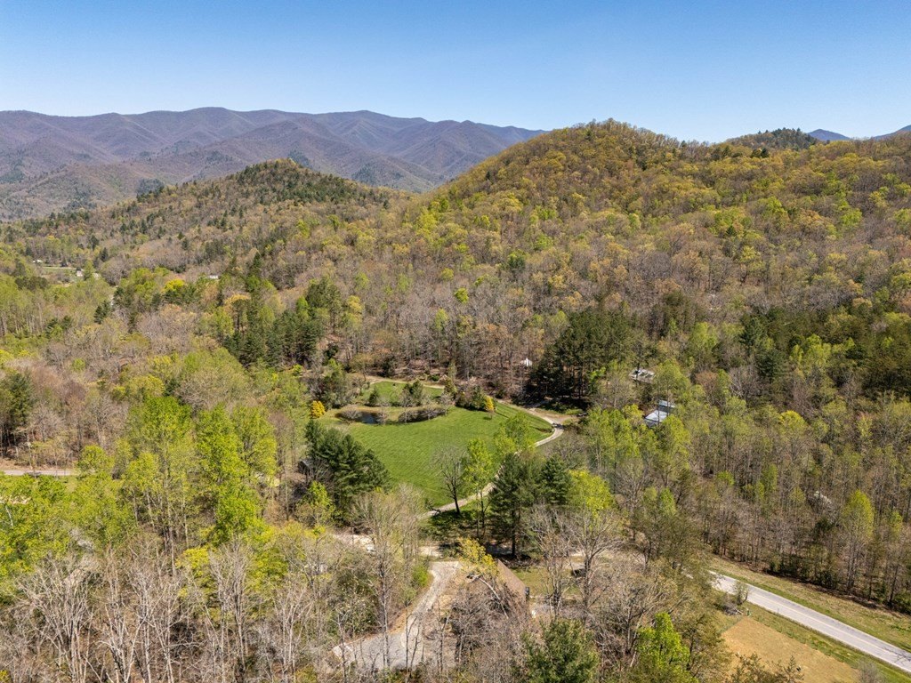 Hayesville, North Carolina, 28904, United States, 3 Bedrooms Bedrooms, ,3 BathroomsBathrooms,Residential,For Sale,1834730