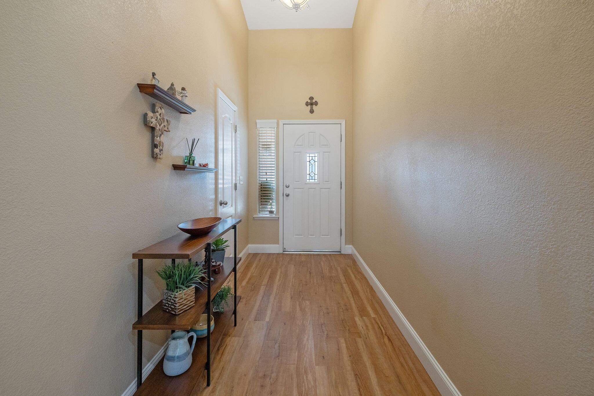 Visalia, California, 93291, United States, 3 Bedrooms Bedrooms, ,2 BathroomsBathrooms,Residential,For Sale,2013807