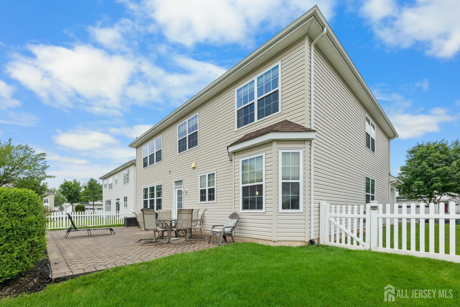 Piscataway, New Jersey, 08854, United States, 4 Bedrooms Bedrooms, ,3 BathroomsBathrooms,Residential,For Sale,1889779