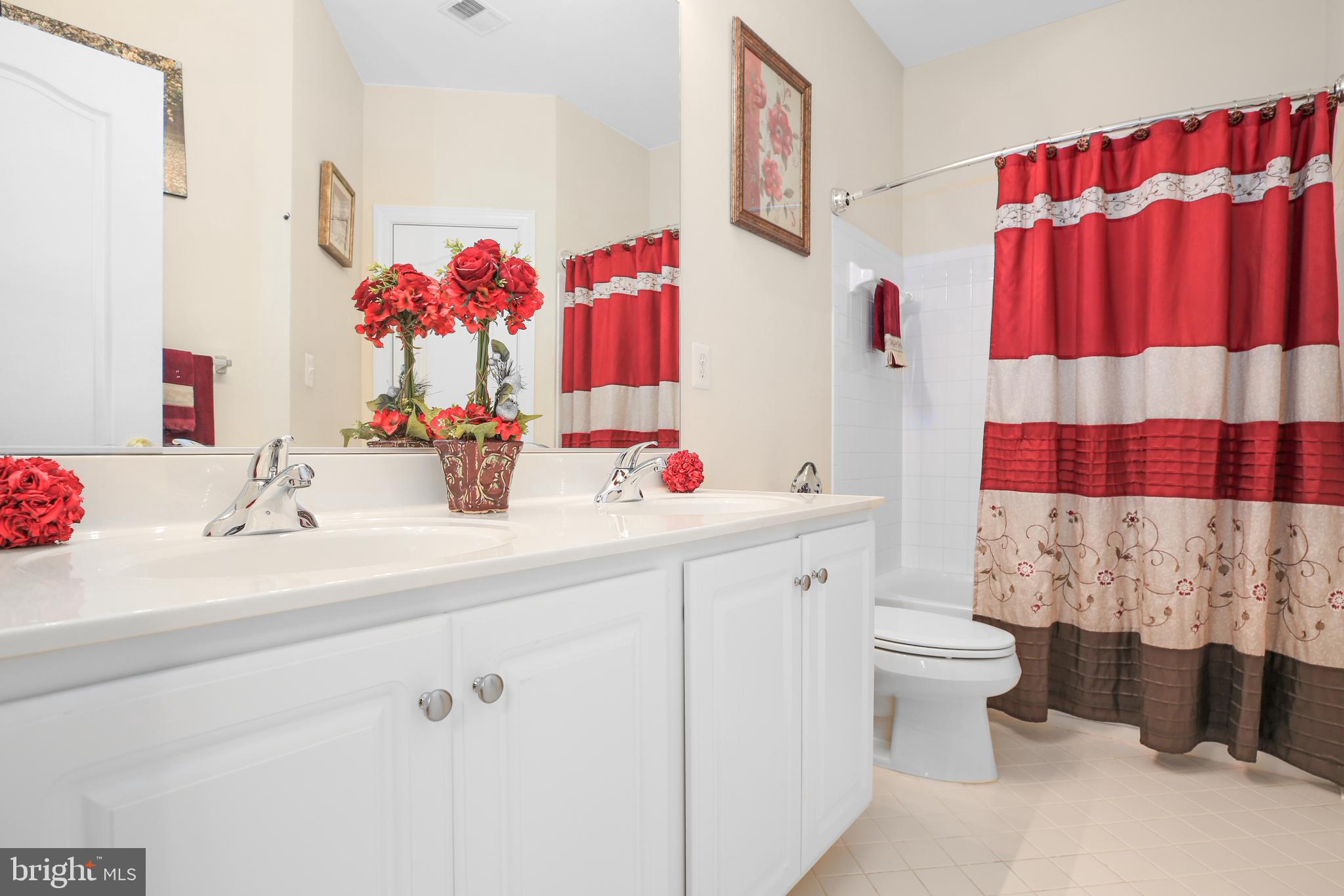 Woodbridge, Virginia, 22192, United States, 5 Bedrooms Bedrooms, ,5 BathroomsBathrooms,Residential,For Sale,1987362