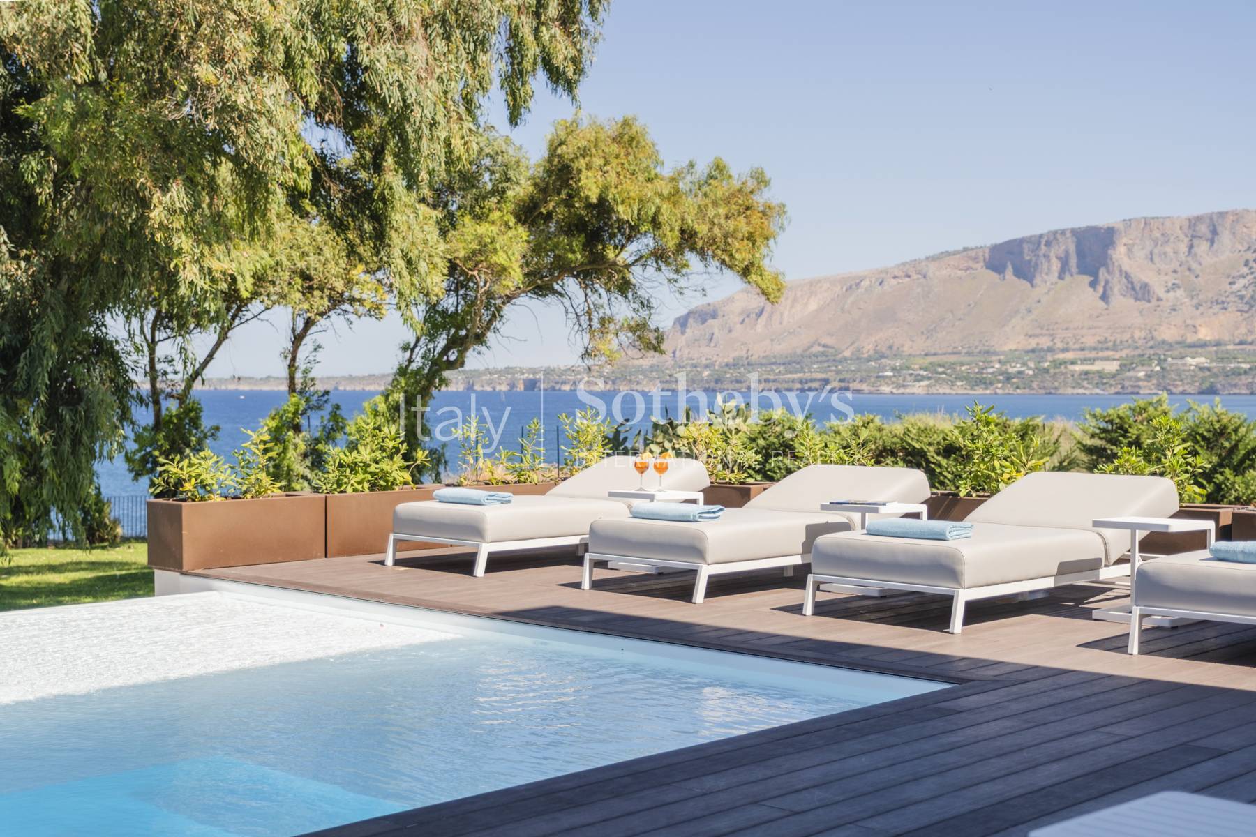  Exclusive villa with pool and private sea access - 物件實景