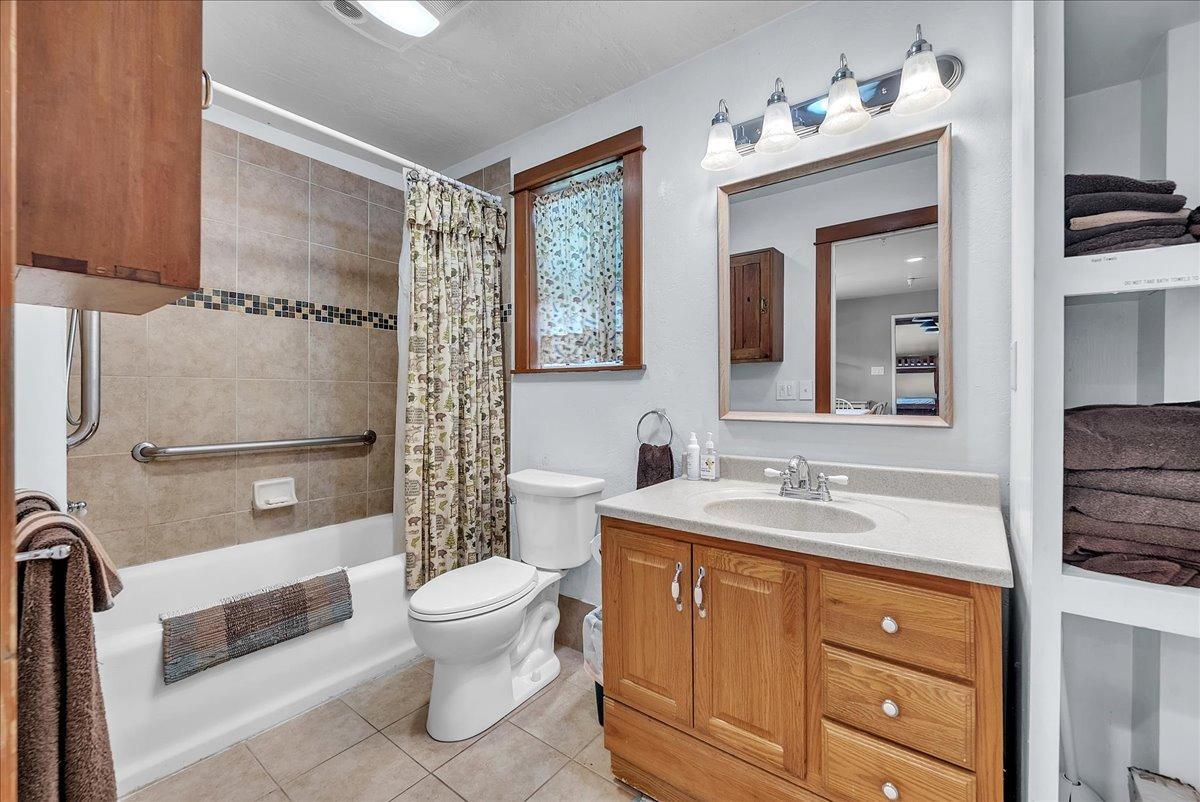 Nevada City, California, 95959, United States, 2 Bedrooms Bedrooms, ,3 BathroomsBathrooms,Residential,For Sale,1887439