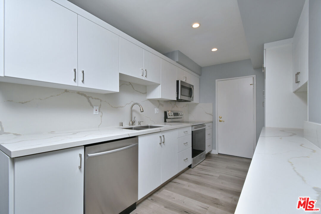 Los Angeles, California, 90077, United States, 2 Bedrooms Bedrooms, ,2 BathroomsBathrooms,Residential,For Sale,1919812