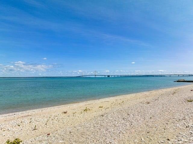 Mackinaw City, Michigan, 49701, United States, 3 Bedrooms Bedrooms, ,1 BathroomBathrooms,Residential,For Sale,1995953