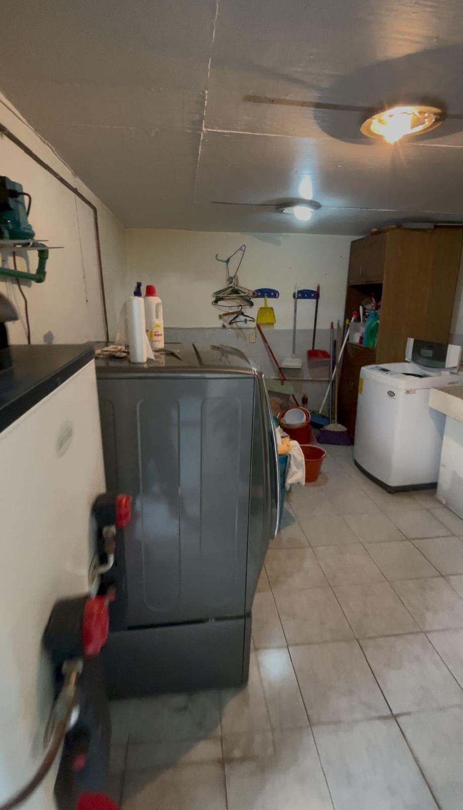 Metepec, Estado de méxico, 52169, Mexico, 5 Bedrooms Bedrooms, ,2 BathroomsBathrooms,Residential,For Sale,1804093