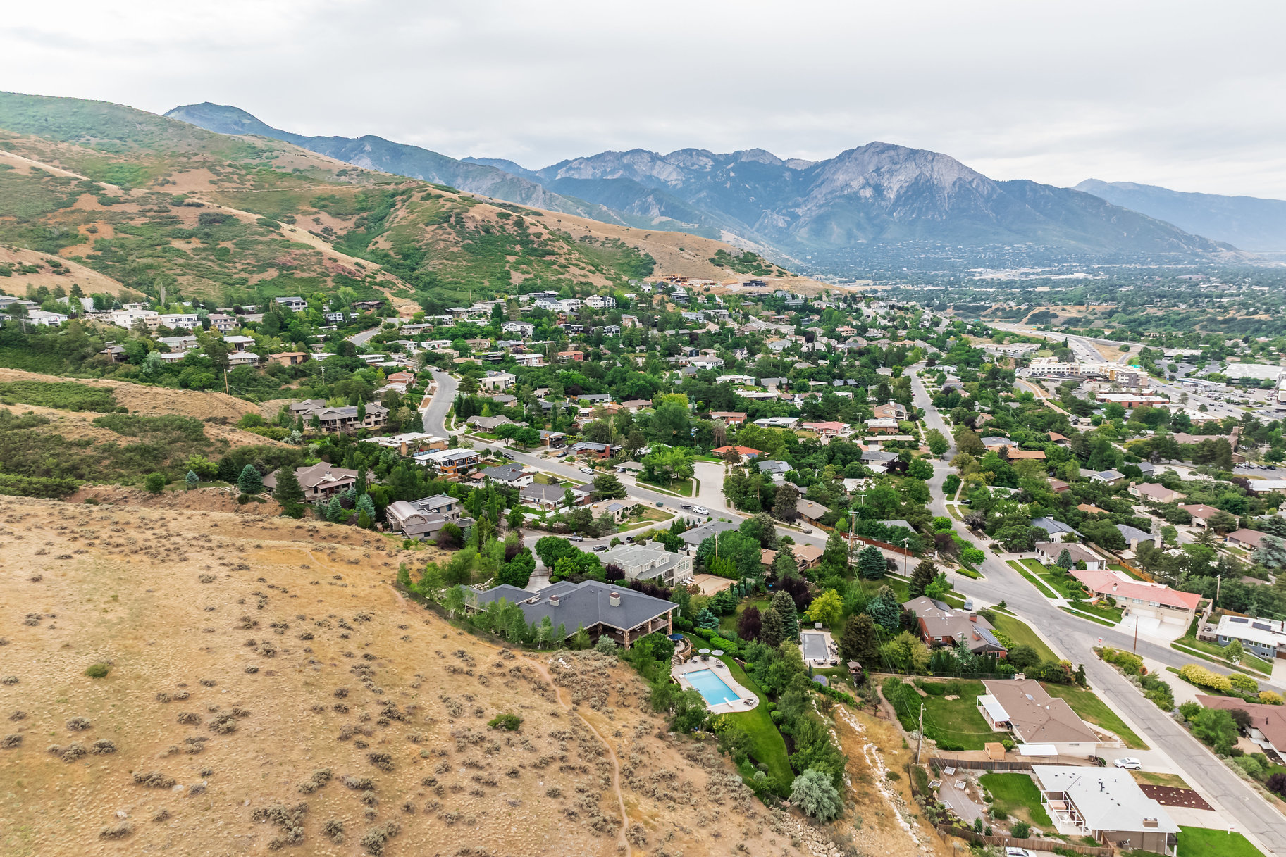  Timeless East Bench Craftsman Estate with Gated Entry, Expansive Light and Views - 物件實景