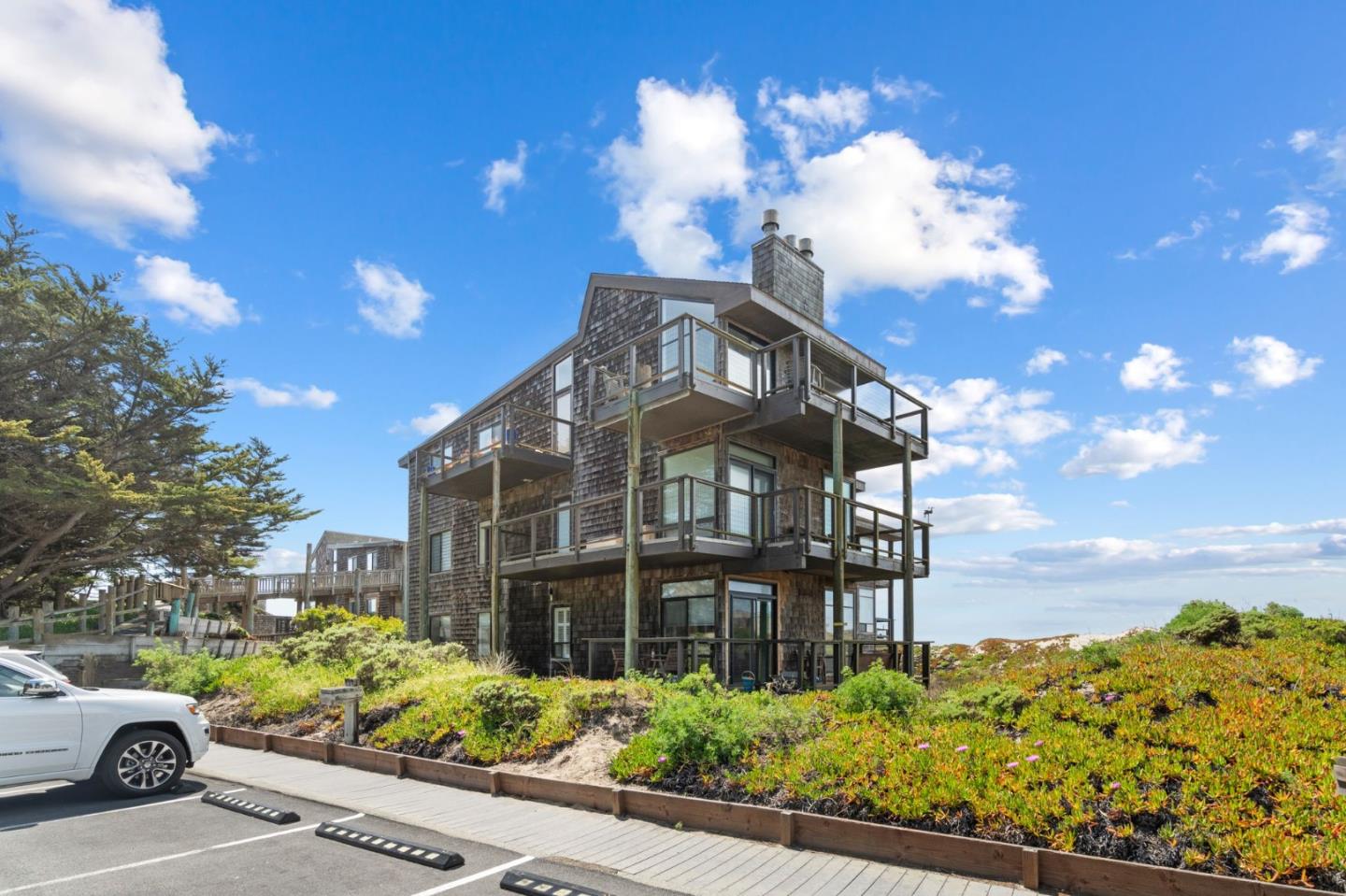 Watsonville, California, 95076, United States, 3 Bedrooms Bedrooms, ,2 BathroomsBathrooms,Residential,For Sale,1971217