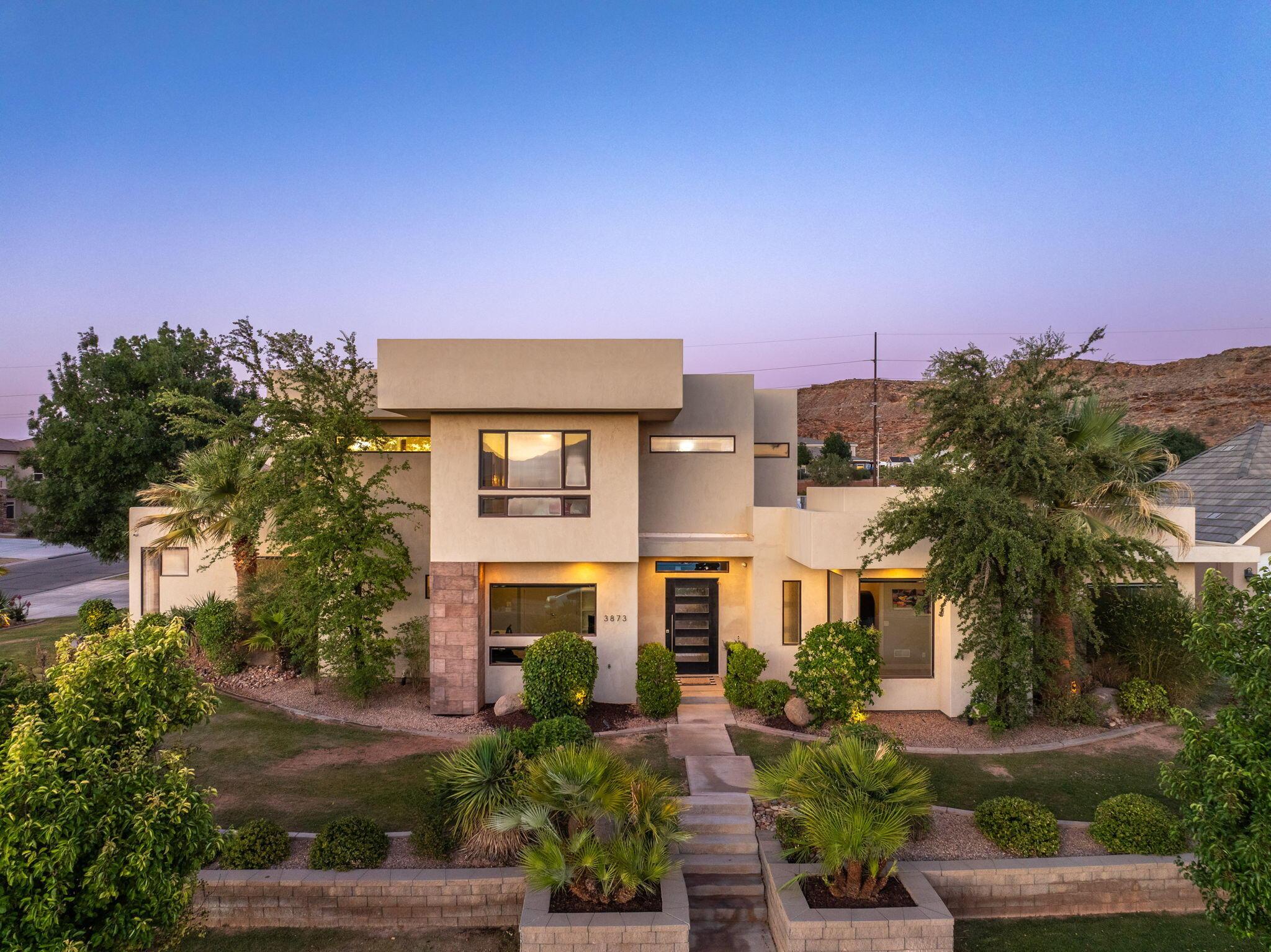 St George, Utah, 84790, United States, 6 Bedrooms Bedrooms, ,6 BathroomsBathrooms,Residential,For Sale,1975386