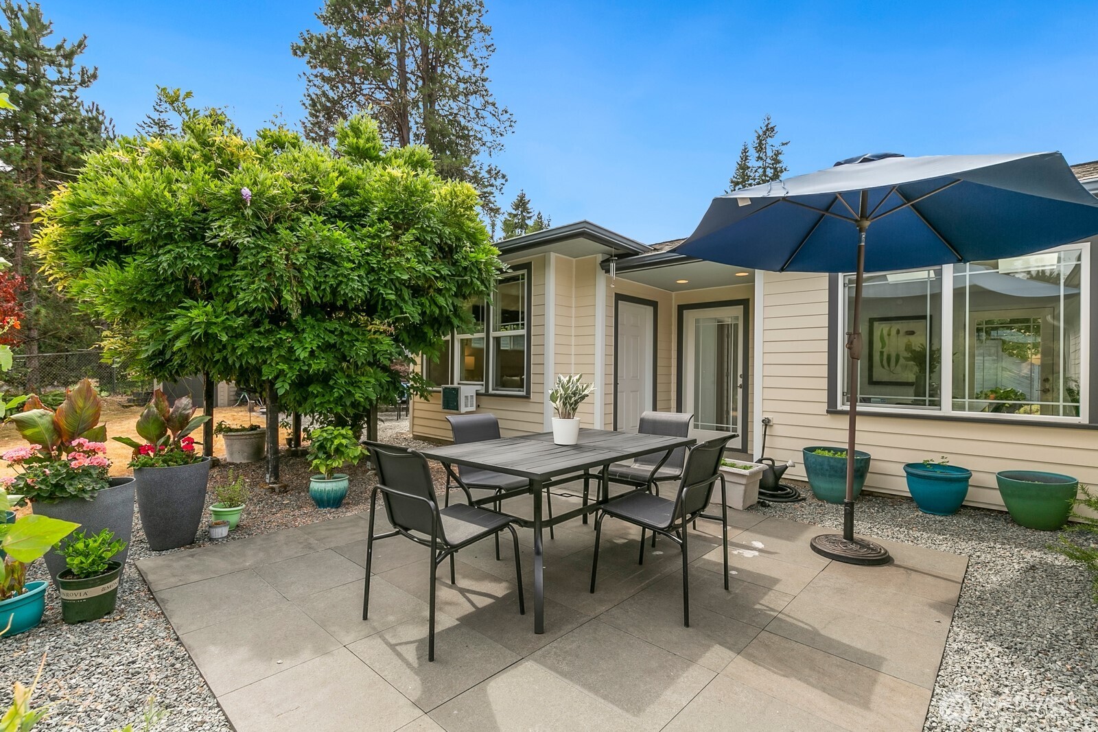 Bellevue, Washington, 98006, United States, 4 Bedrooms Bedrooms, ,1 BathroomBathrooms,Residential,For Sale,1913092
