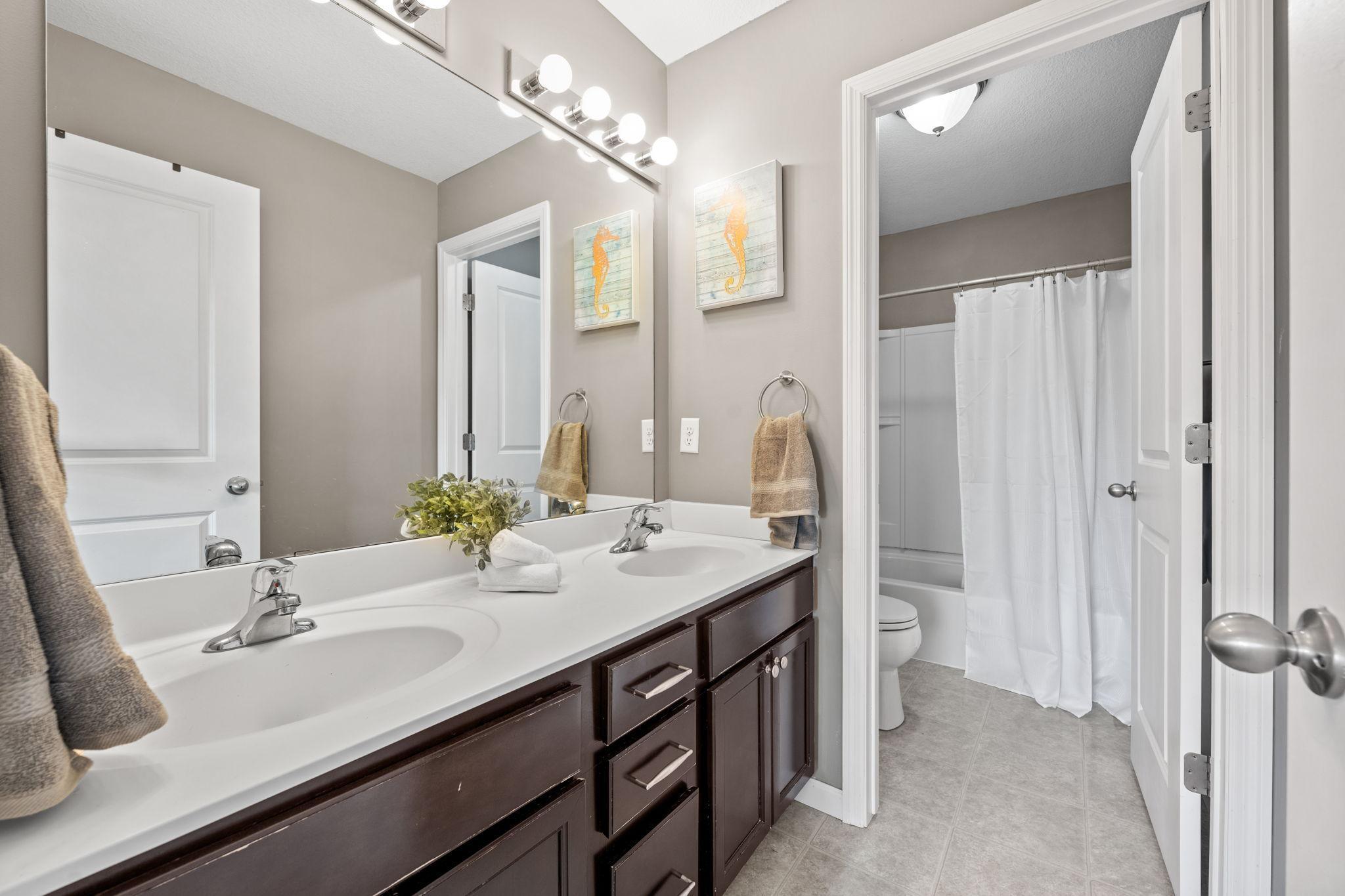 Lakeville, Minnesota, 55044, United States, 4 Bedrooms Bedrooms, ,3 BathroomsBathrooms,Residential,For Sale,1992013