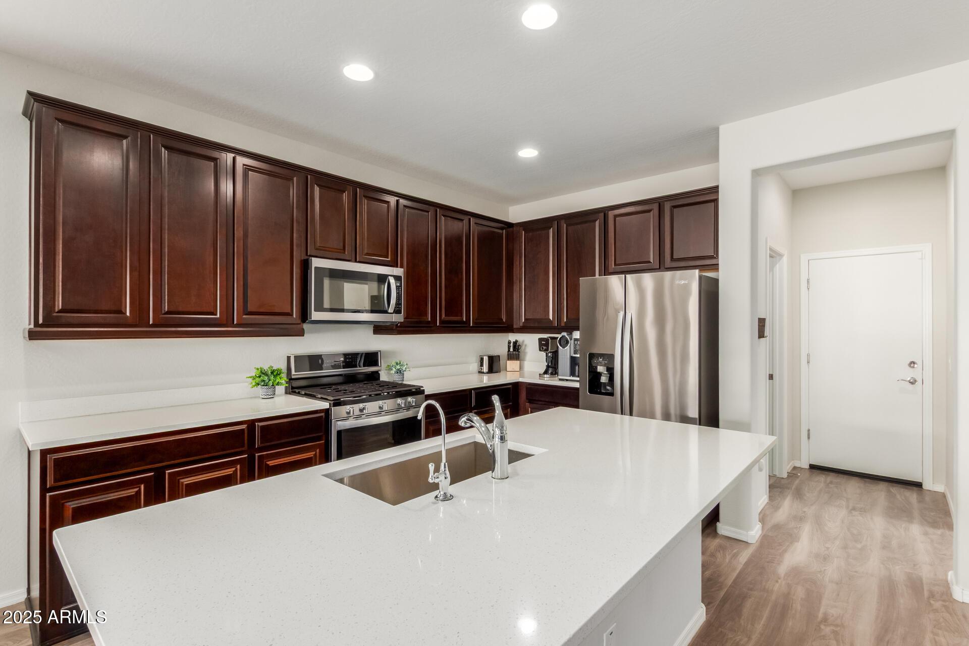 Peoria, Arizona, 85383, United States, 3 Bedrooms Bedrooms, ,4 BathroomsBathrooms,Residential,For Sale,2002480