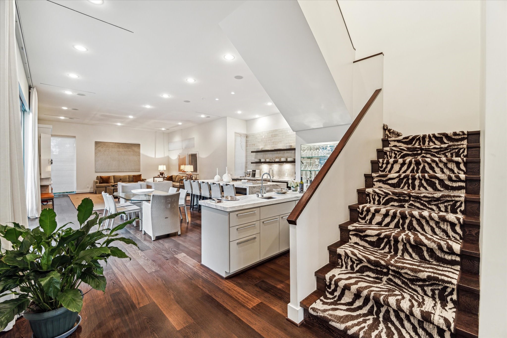  2211 Avalon Place - 物件實景