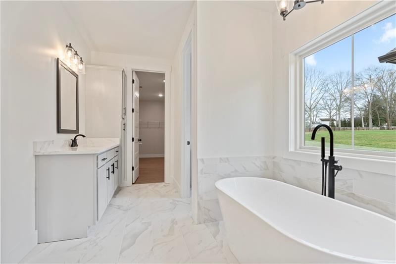 Carrollton, Georgia, 30116, United States, 5 Bedrooms Bedrooms, ,4 BathroomsBathrooms,Residential,For Sale,1998185