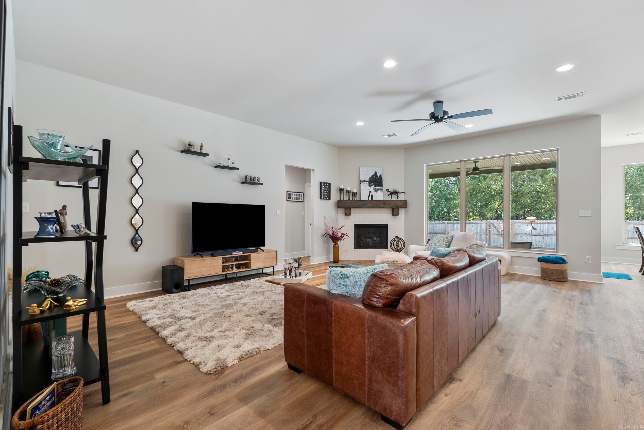 Maumelle, Arkansas, 72113, United States, 4 Bedrooms Bedrooms, ,3 BathroomsBathrooms,Residential,For Sale,2005751