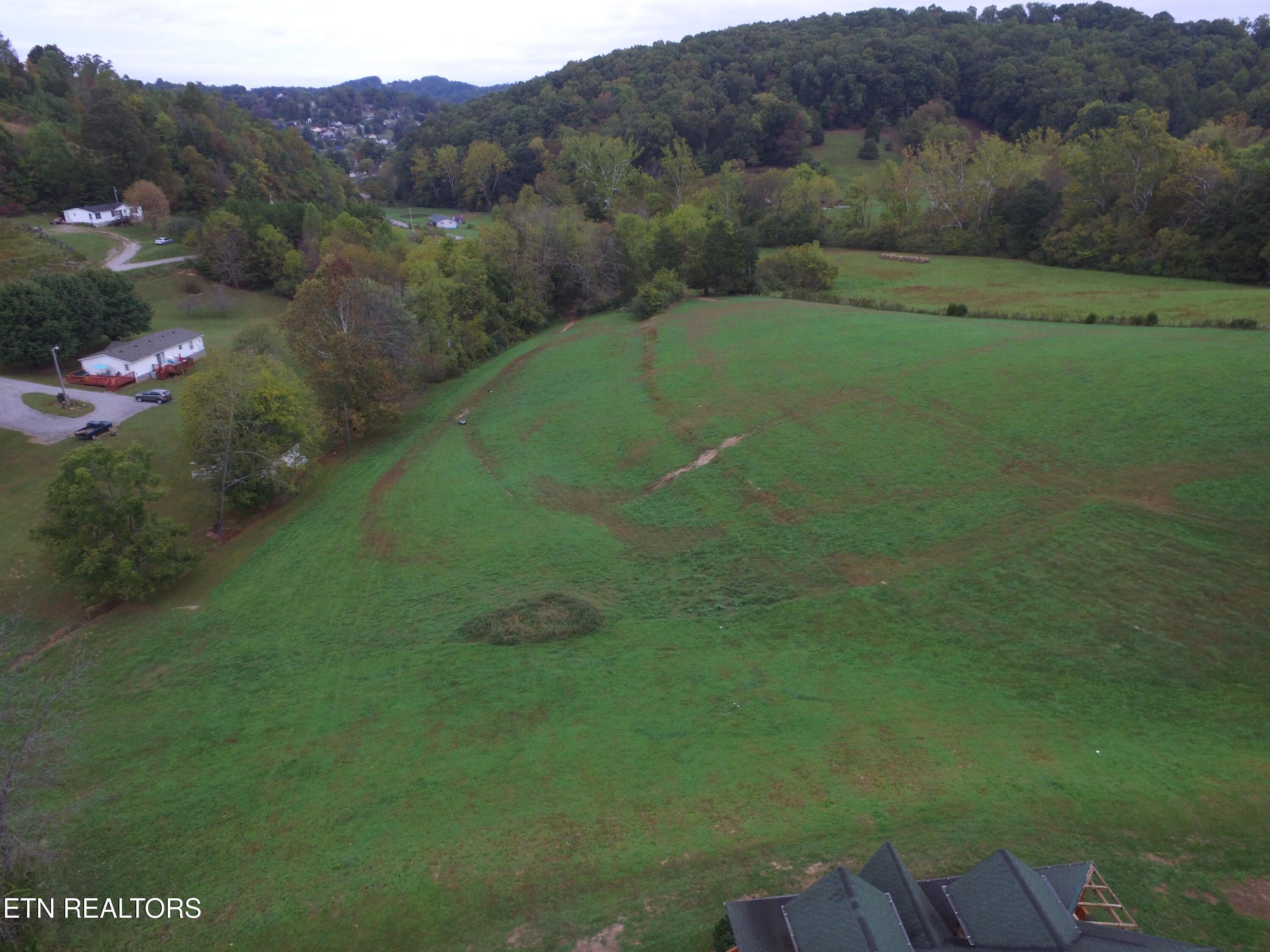 New Tazewell, Tennessee, 37825, United States, 3 Bedrooms Bedrooms, ,3 BathroomsBathrooms,Residential,For Sale,1961424