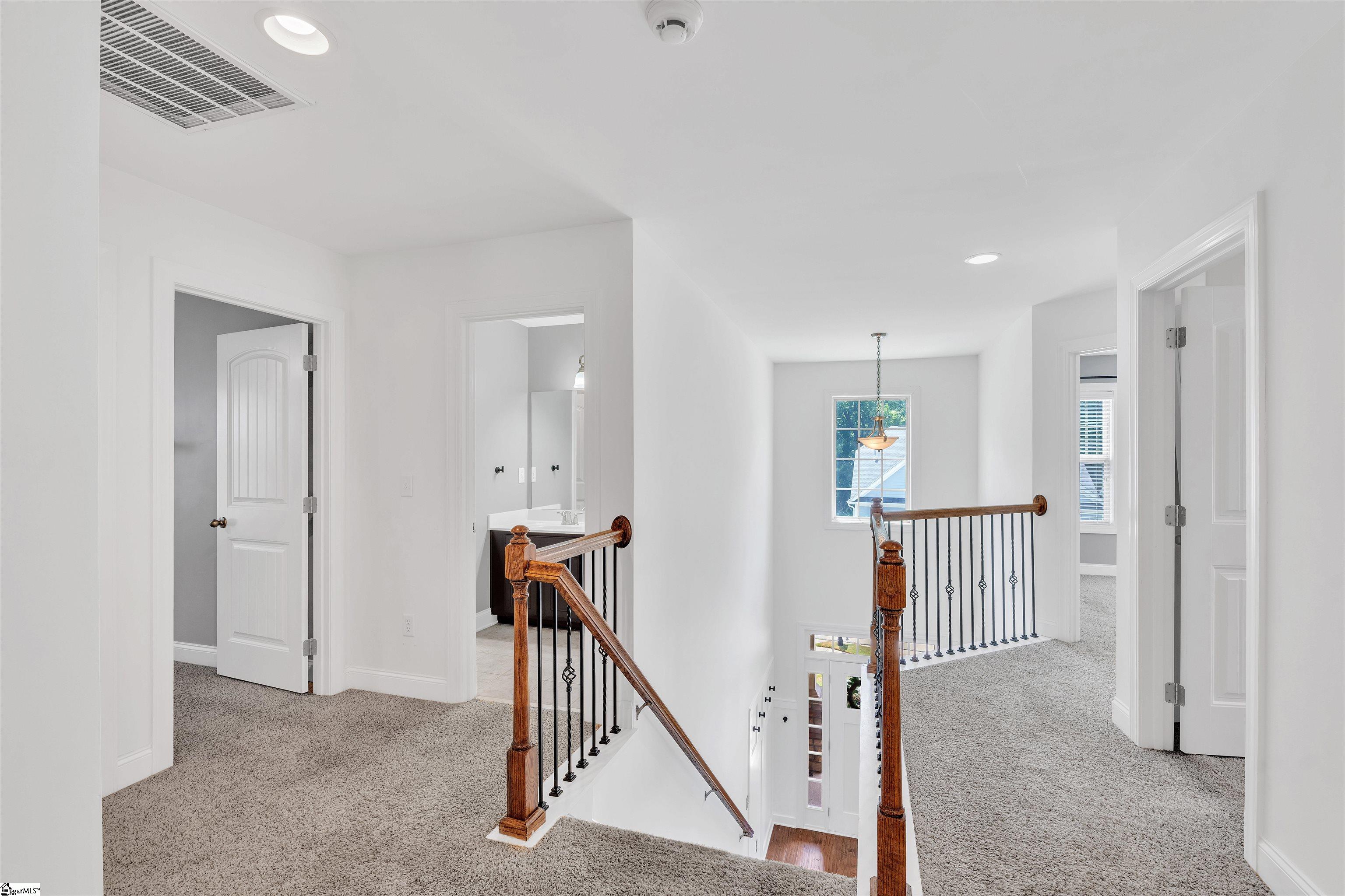 Greenville, South Carolina, 29615, United States, 5 Bedrooms Bedrooms, ,4 BathroomsBathrooms,Residential,For Sale,1827881