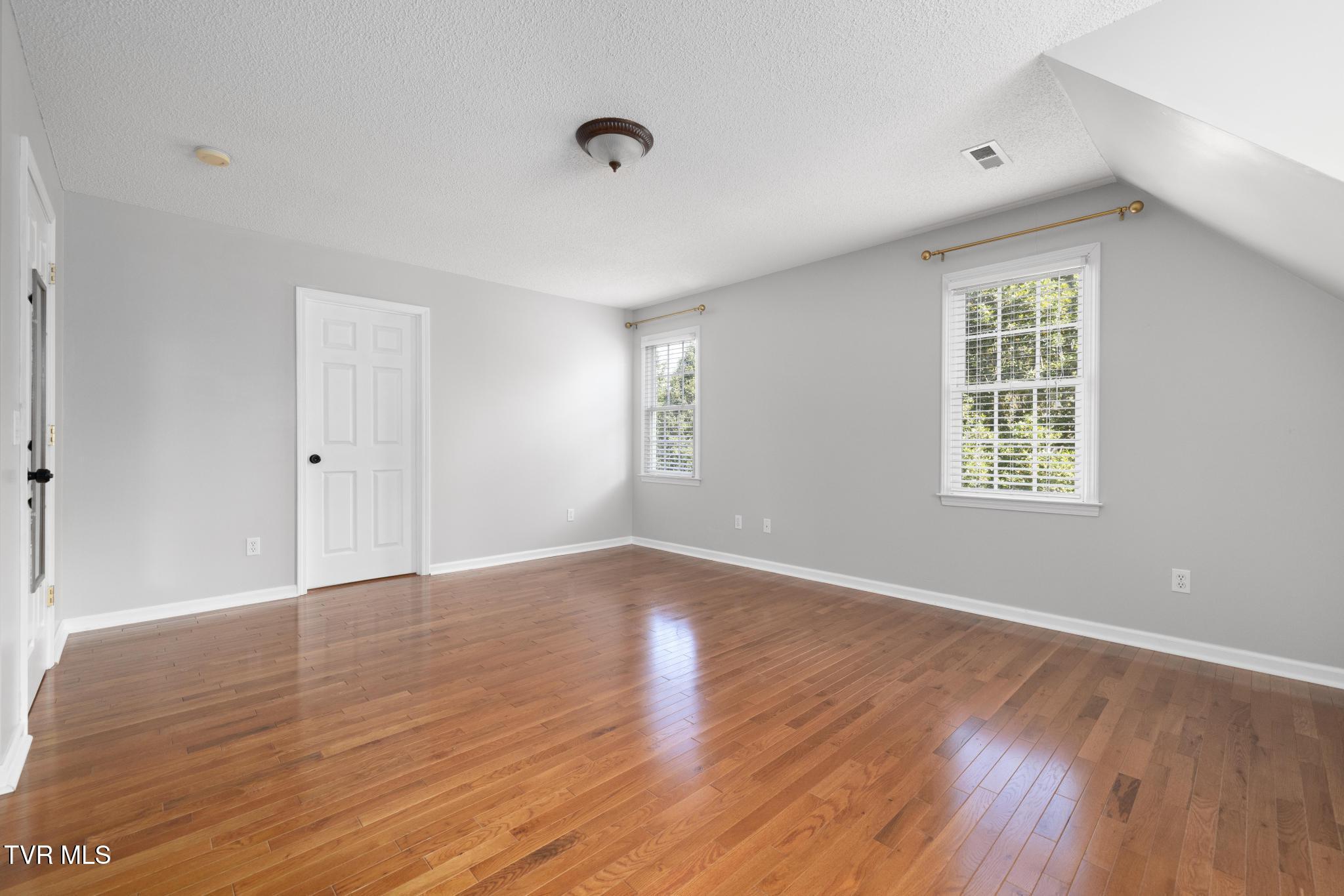 Gray, Tennessee, 37615, United States, 5 Bedrooms Bedrooms, ,4 BathroomsBathrooms,Residential,For Sale,1978234