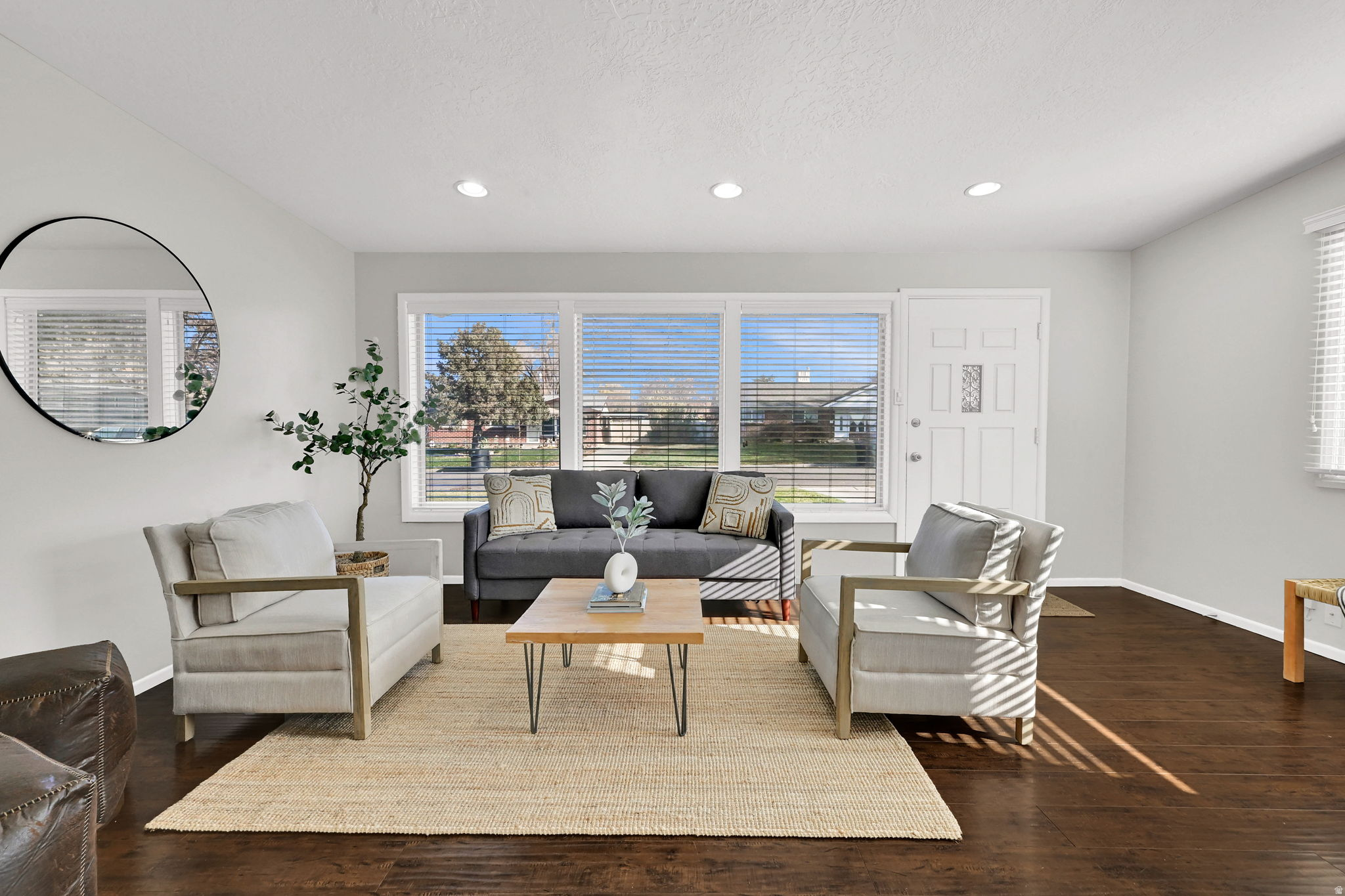 Murray, Utah, 84107, United States, 3 Bedrooms Bedrooms, ,2 BathroomsBathrooms,Residential,For Sale,1999018