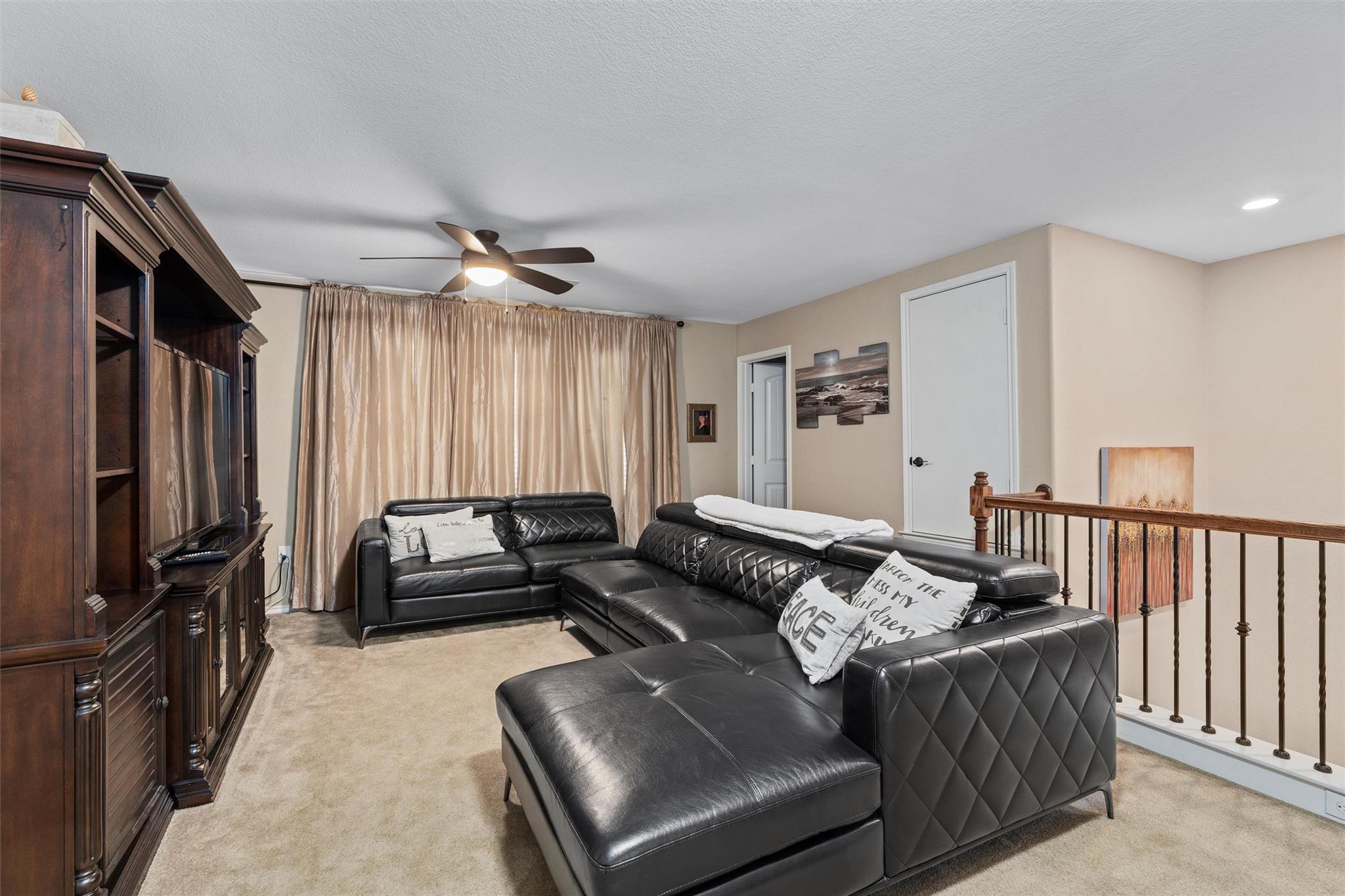 Austin, Texas, 78744, United States, 5 Bedrooms Bedrooms, ,4 BathroomsBathrooms,Residential,For Sale,1975896