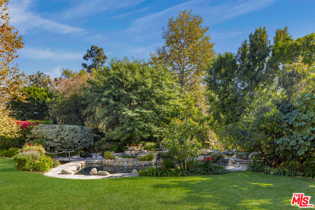 Beverly Hills, California, 90210, United States, 7 Bedrooms Bedrooms, ,9 BathroomsBathrooms,Residential,For Sale,1933482