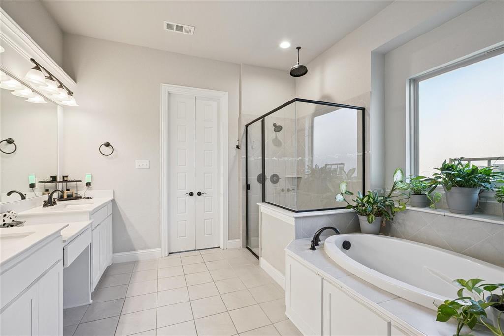 Burleson, Texas, 76028, United States, 5 Bedrooms Bedrooms, ,4 BathroomsBathrooms,Residential,For Sale,1930718