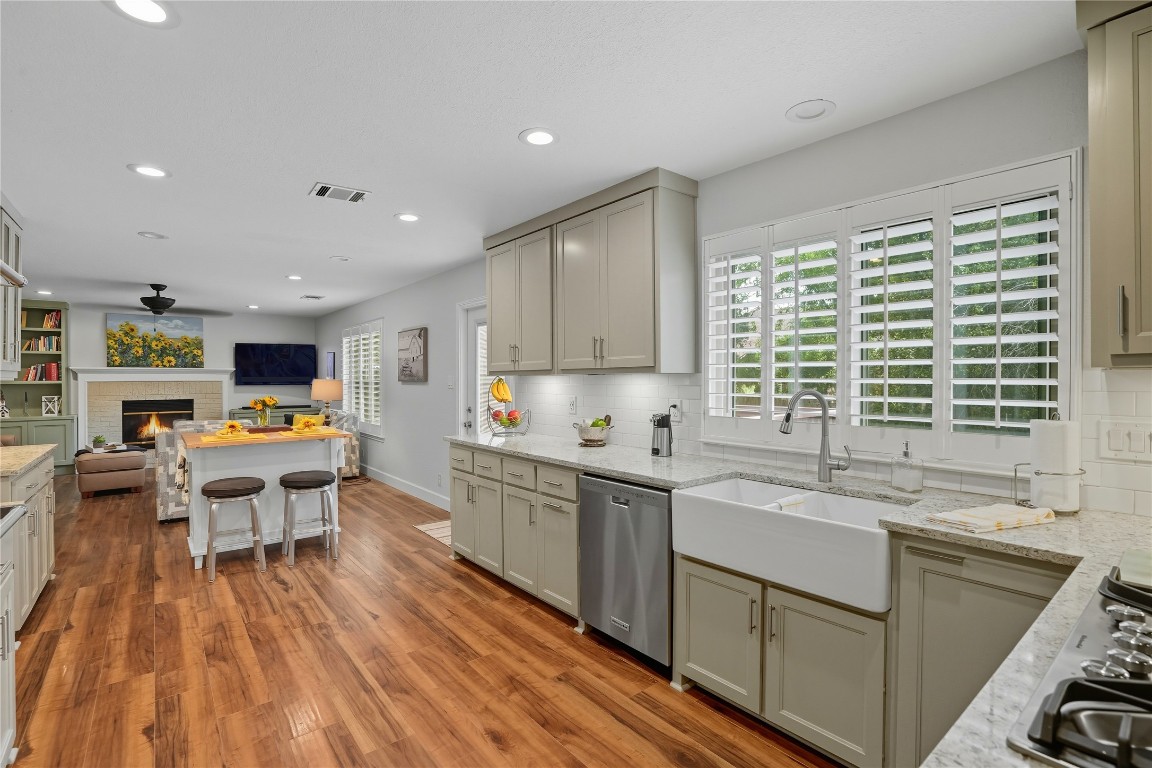 Austin, Texas, 78759, United States, 4 Bedrooms Bedrooms, ,3 BathroomsBathrooms,Residential,For Sale,1949836