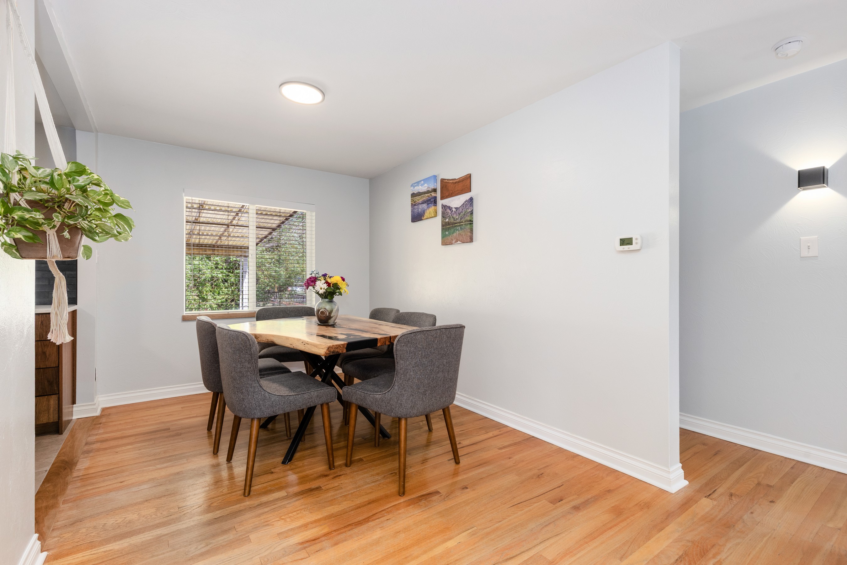  Stylish Ranch Living with Detached ADU - 物件實景