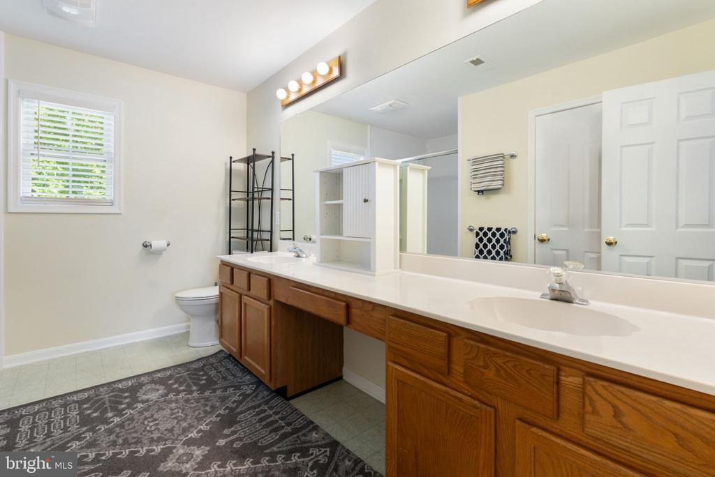 Winchester, Virginia, 22601, United States, 3 Bedrooms Bedrooms, ,3 BathroomsBathrooms,Residential,For Sale,1906316