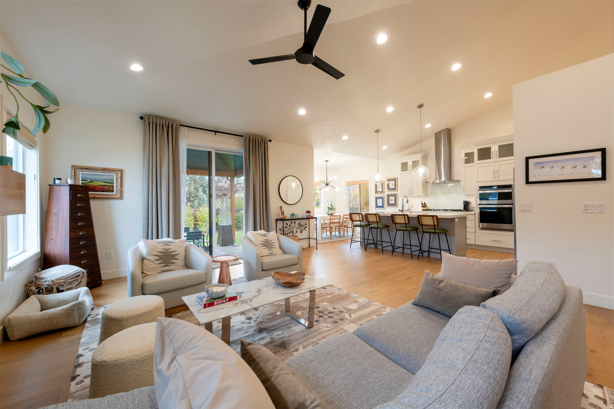 Holladay, Utah, 84117, United States, 4 Bedrooms Bedrooms, ,4 BathroomsBathrooms,Residential,For Sale,1991877