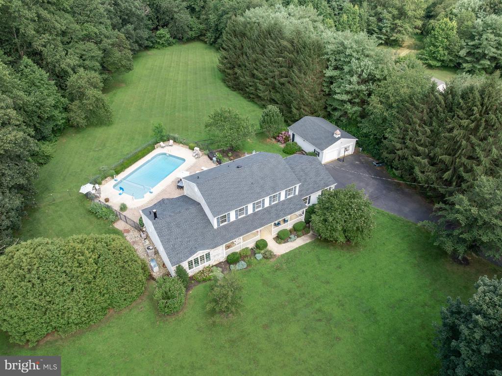 Cream Ridge, New Jersey, 08514, United States, 4 Bedrooms Bedrooms, ,3 BathroomsBathrooms,Residential,For Sale,1902972