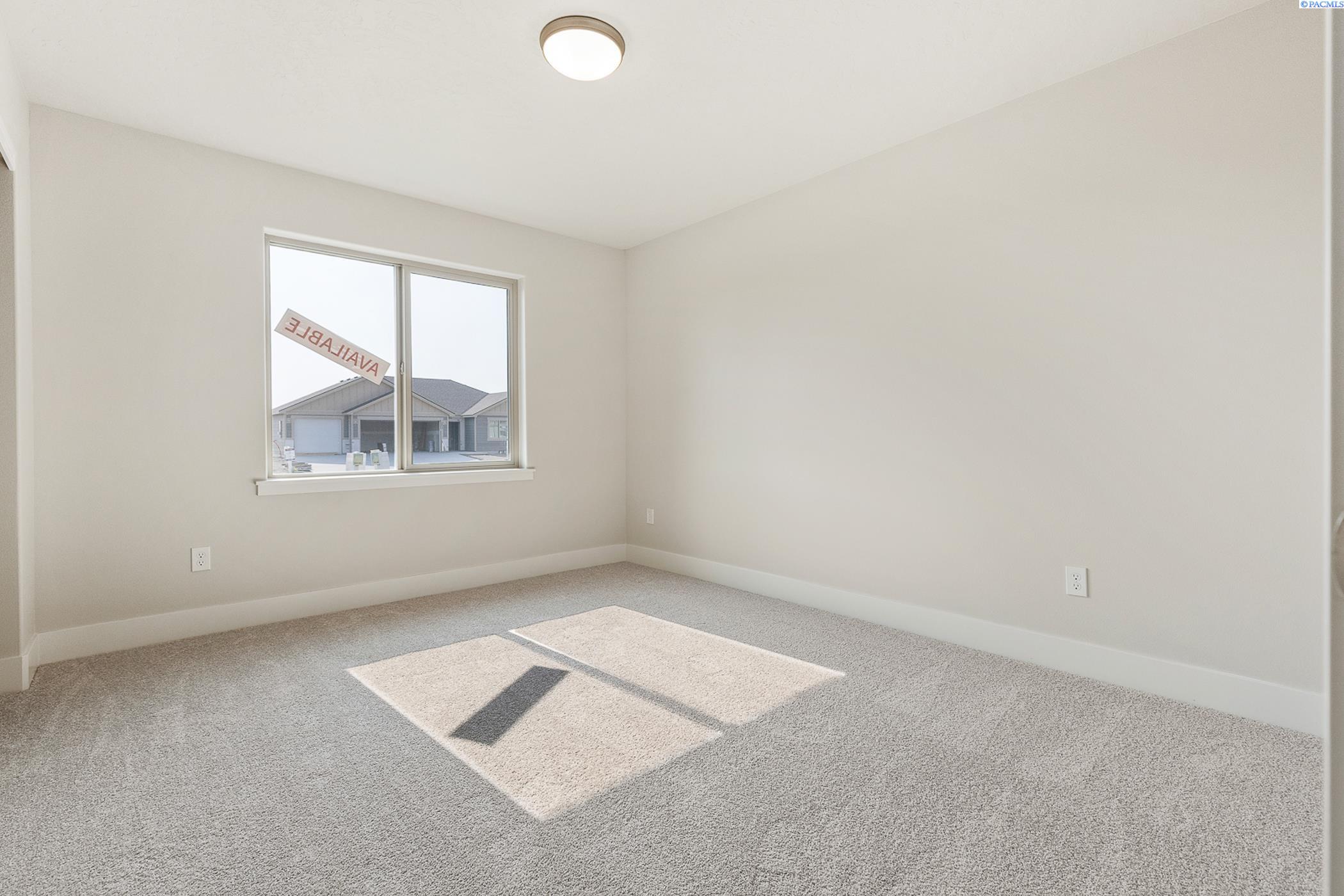 Pasco, Washington, 99301, United States, 4 Bedrooms Bedrooms, ,2 BathroomsBathrooms,Residential,For Sale,1806479