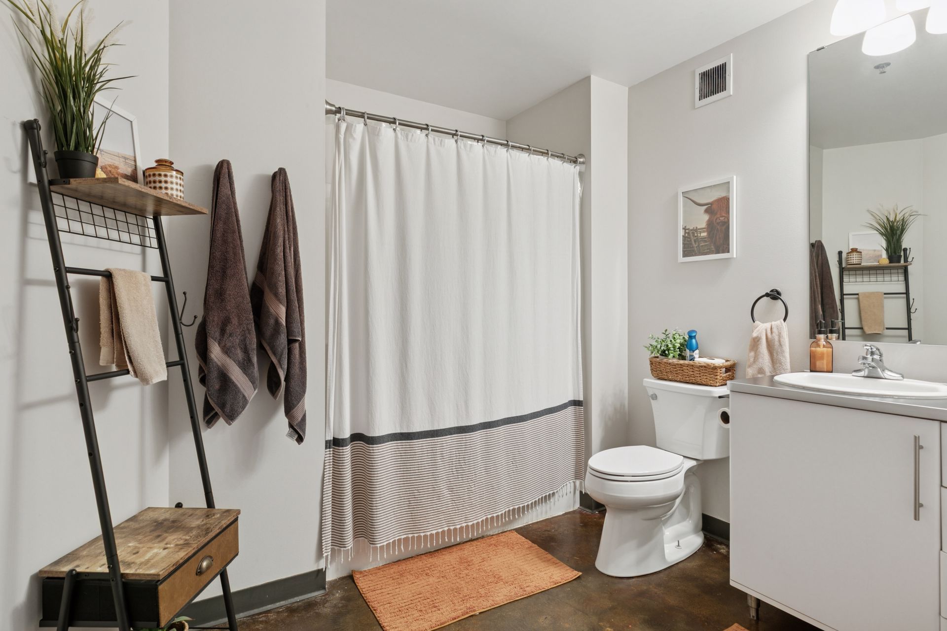  Industrial Elegance Meets City Convenience at The Rossmor - 物件實景