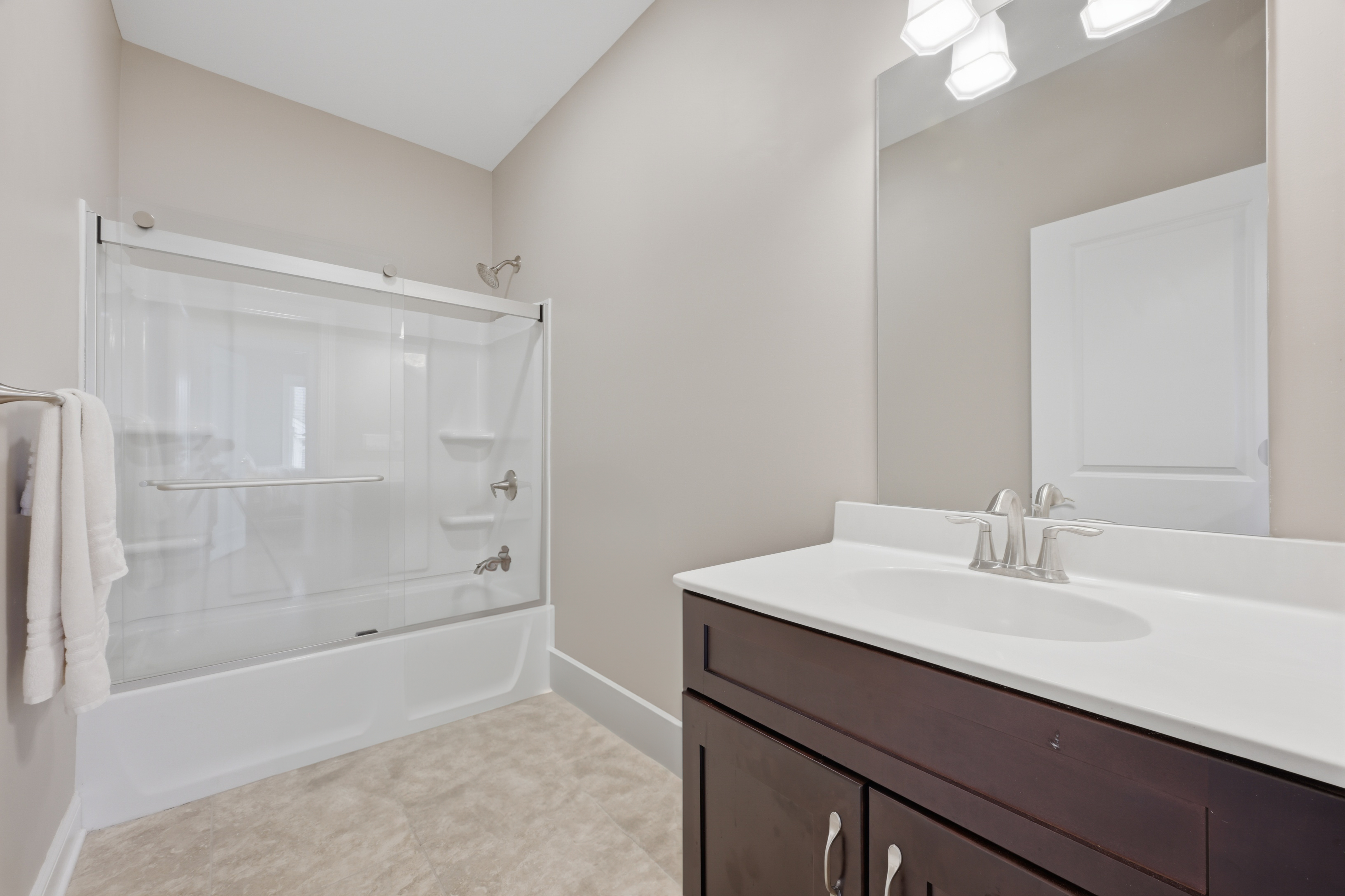  This 2018 Condo Offers A Refined Yet Effortless Lifestyle - 物件實景